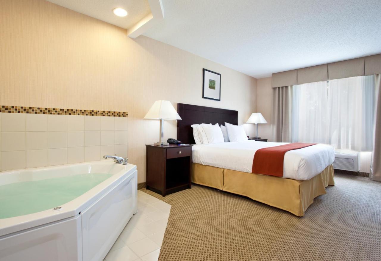 Holiday Inn Express Hotel & Suites Tipp City By Ihg Eksteriør bilde